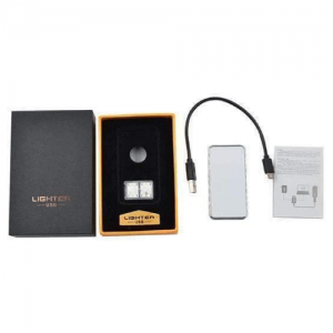 Egyedi fényképes USB öngyújtó ( USB-ről tölthető ) Van az ismeretségi körében, aki dohányzik? Nem tud semmi ajándékot kitalálni neki? Itt az alkalom, hogy dohányzó szeretteit, munkatársait, barátait, kedvesét meglepje ezzel az egyedi fényképes USB szélálló öngyújtóval! A technológiának köszönhetően a nyomtatott fotó nem tűnik el, az anyag felületén nem kitapintható a minta. Így hosszú távon egy maradandó emlék lehet szeretteinek. Természetesen nem csak dohányzó ember részére lehet tökéletes meglepetés, hiszen tűzre bármikor szükség lehet, gondoljunk csak a nyári grill partikra, főzésekre, ahol nagy szükség lehet egy megbízható gyújtó! Gyújtó USB-ről tölthető, teljesen elektronikusan működik, semmilyen gyúlékony anyag nem szükséges hozzá. A működéshez először az USB porton keresztül fel kell tölteni a készüléket. Ha feltöltötte, akkor a készülék használatra kész. Oldalt a gomb lenyomásával ugyanúgy felizzik, mint az autó szivargyújtója. Nem kell szélben a nyílt lánggal szórakoznia, az izzó rész akár viharban is működik. Kis mérete miatt zsebben is hordhatod. Igazi hight-tech eszköz dohányosoknak és túrázóknak, vagy nyaralóknak tűz csiholáshoz. Válassza ki kedvenc fényképét, és készítse el az egyedi fényképes USB öngyújtóját. Kattintson a Te Tervezd gombra és fényképét töltse fel. Szerkesztőprogramunk segítségével szerkessze meg egyszerűen és gyorsan, néhány kattintással! (Tervezőbe az USB öngyújtó elejére és hátuljára tud tervezni) (Ha nincs semmi elképzelése az se baj, írjon nekünk és mi segítünk megtervezni önnek) 4